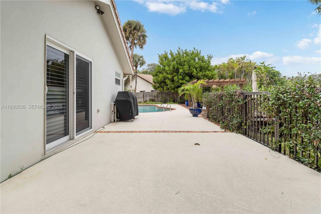 待售: $1,150,000 (4 贝兹, 2 浴室, 2279 平方英尺)