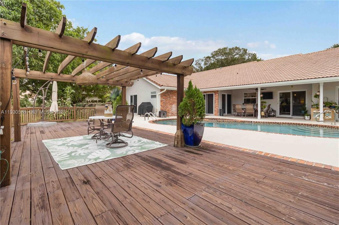 待售: $1,150,000 (4 贝兹, 2 浴室, 2279 平方英尺)