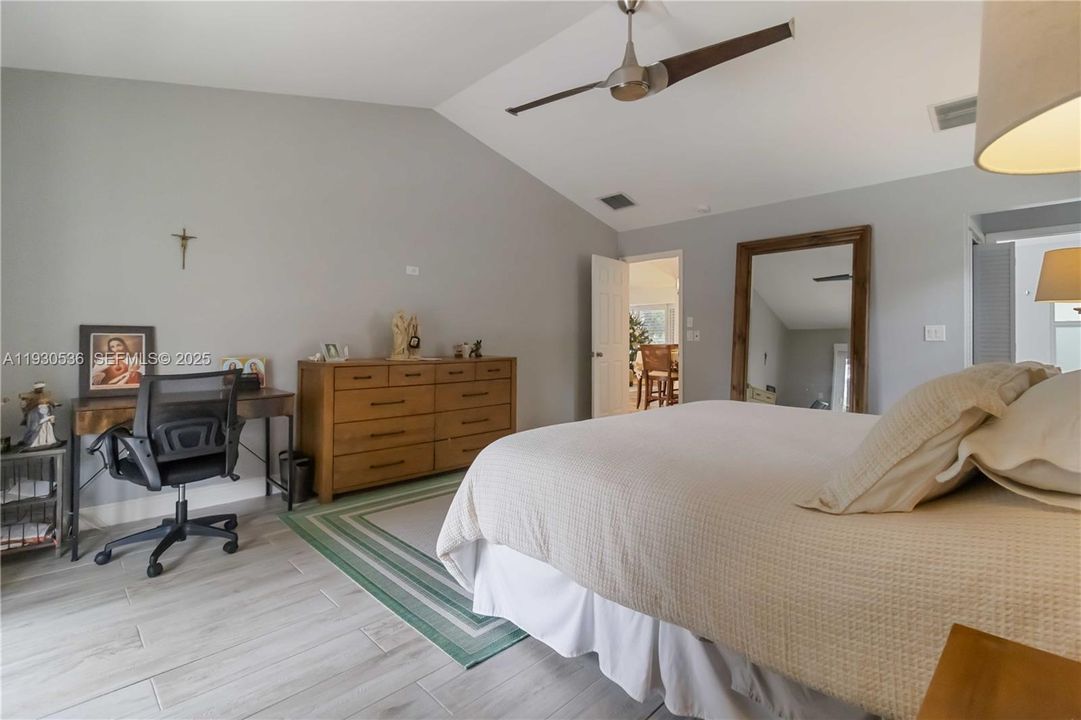 待售: $1,150,000 (4 贝兹, 2 浴室, 2279 平方英尺)