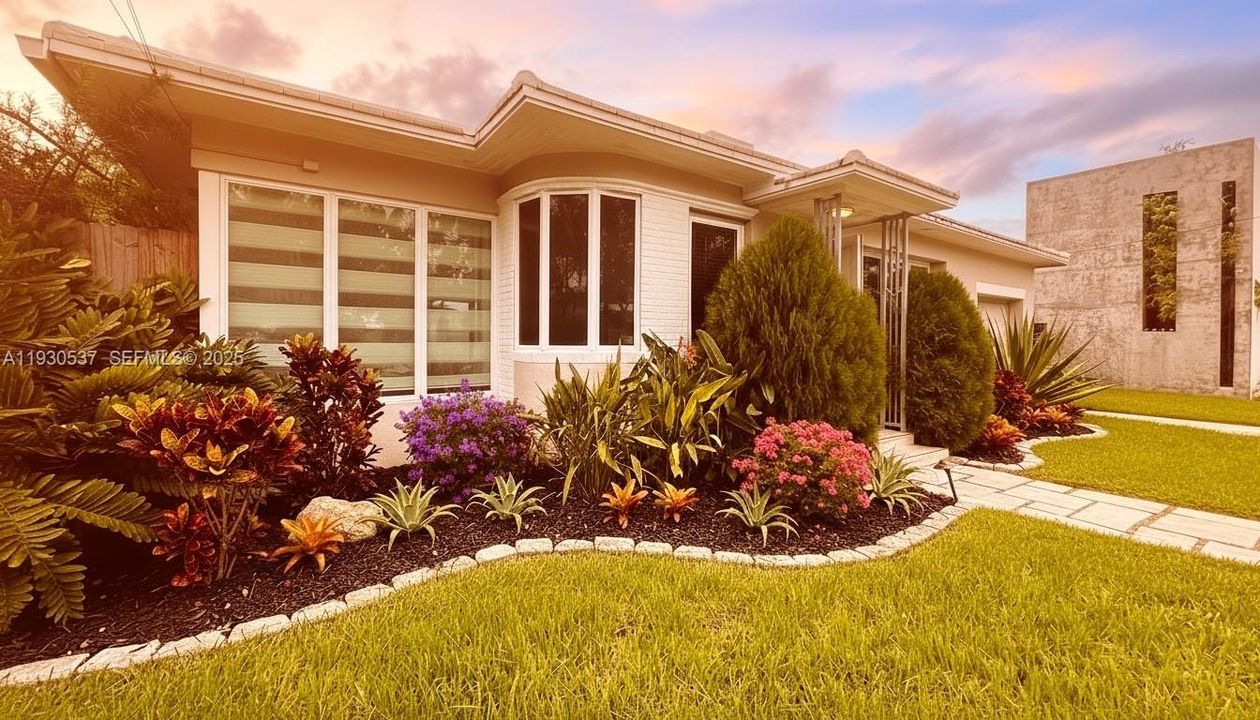 For Rent: $8,600 (3 beds, 2 baths, 2543 Square Feet)