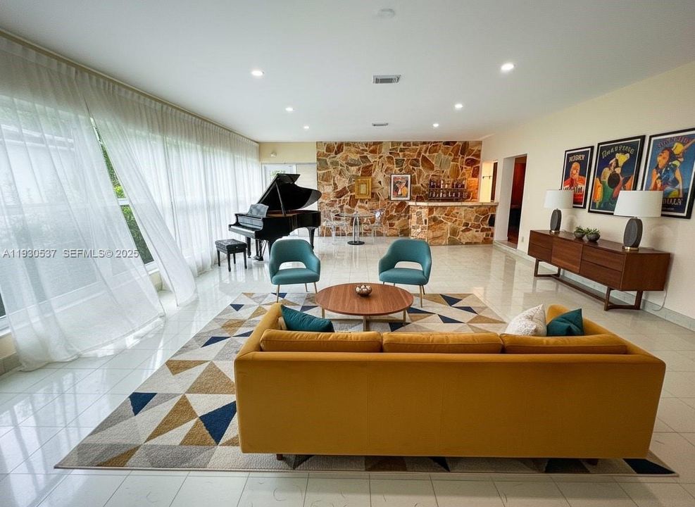 For Rent: $8,600 (3 beds, 2 baths, 2543 Square Feet)