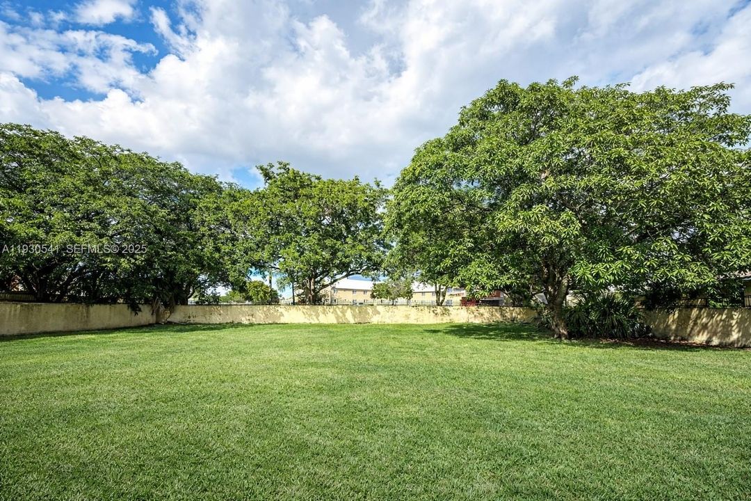 待售: $390,000 (3 贝兹, 2 浴室, 968 平方英尺)