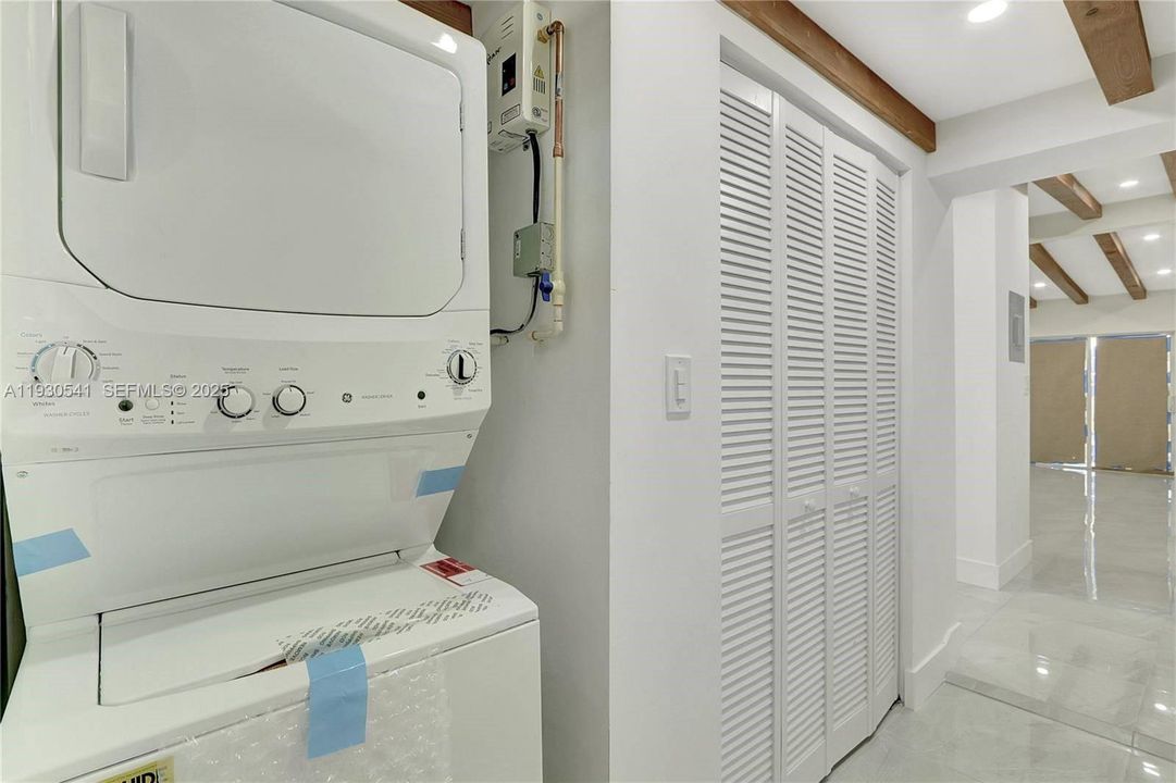 待售: $390,000 (3 贝兹, 2 浴室, 968 平方英尺)