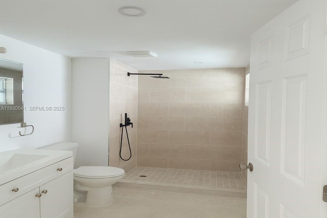 待售: $390,000 (3 贝兹, 2 浴室, 968 平方英尺)