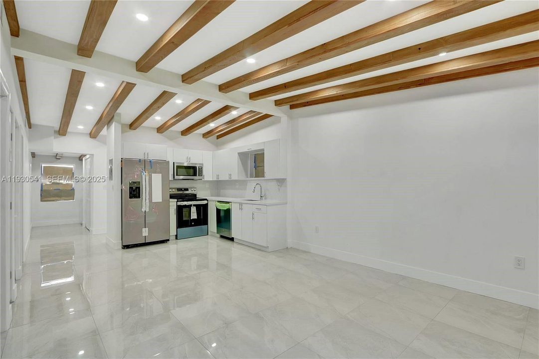 待售: $390,000 (3 贝兹, 2 浴室, 968 平方英尺)