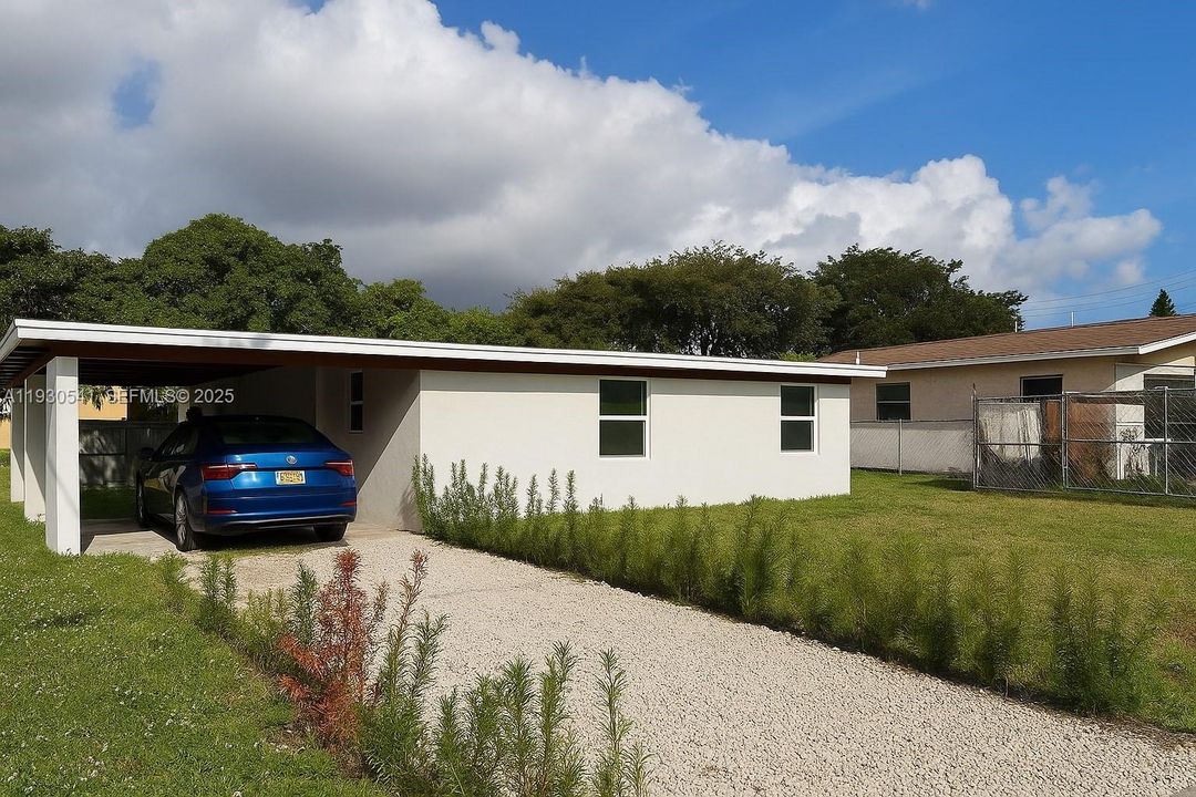 待售: $390,000 (3 贝兹, 2 浴室, 968 平方英尺)