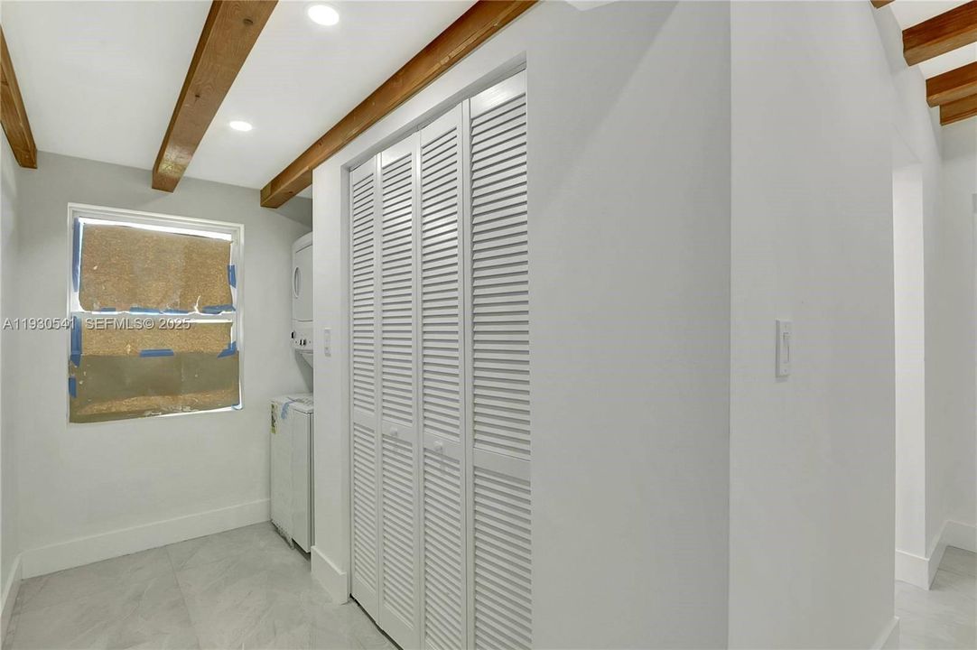 待售: $390,000 (3 贝兹, 2 浴室, 968 平方英尺)