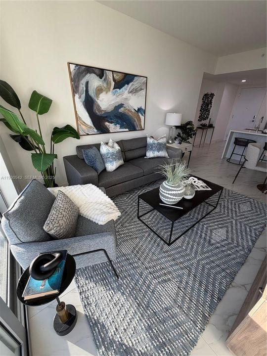 For Sale: $449,000 (2 beds, 2 baths, 877 Square Feet)