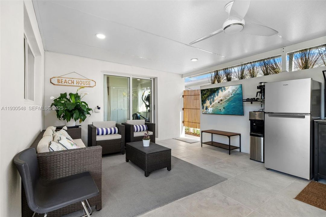 OUTDOOR AREA CONNECTED WITH THE POOL