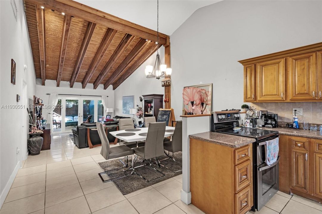 En Venta: $440,000 (2 camas, 2 baños, 1196 Pies cuadrados)