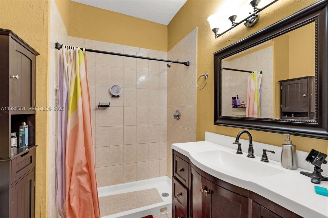 En Venta: $440,000 (2 camas, 2 baños, 1196 Pies cuadrados)