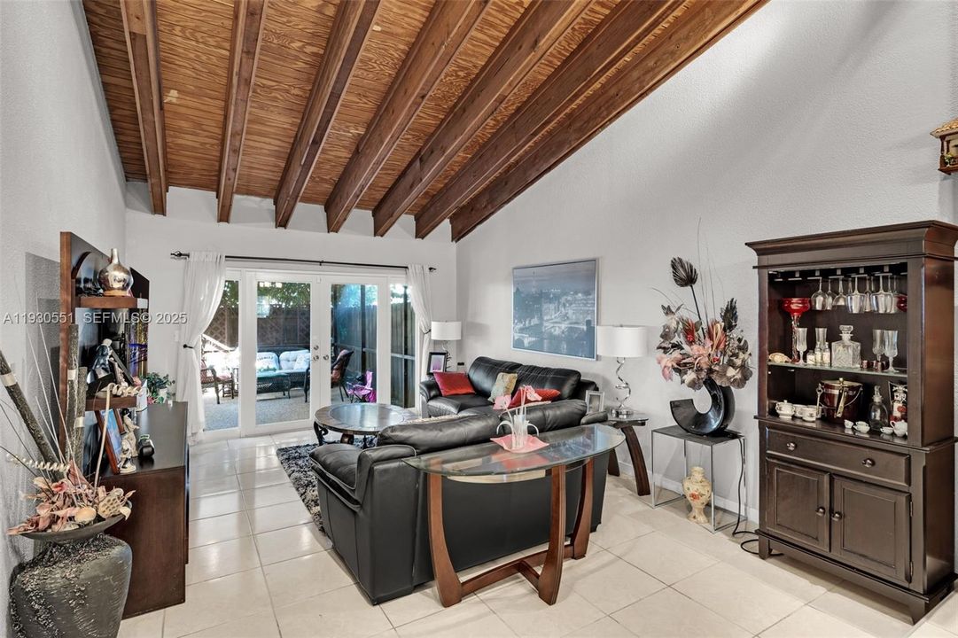 En Venta: $440,000 (2 camas, 2 baños, 1196 Pies cuadrados)