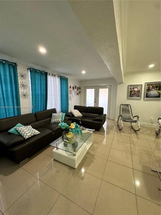 En Renta: $4,000 (3 camas, 2 baños, 1649 Pies cuadrados)