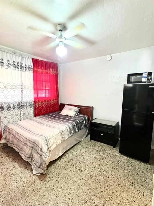 出租: $1,099 (0 贝兹, 1 浴室, 0 平方英尺)