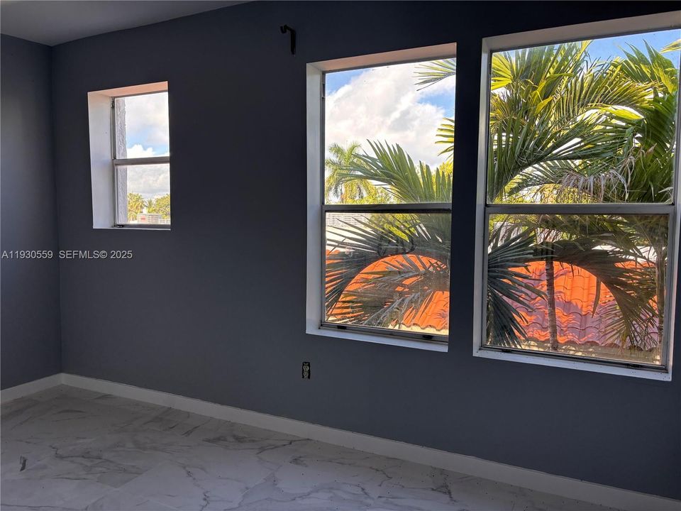 На продажу: $399,000 (2 спален, 2 ванн, 790 Квадратных фут)