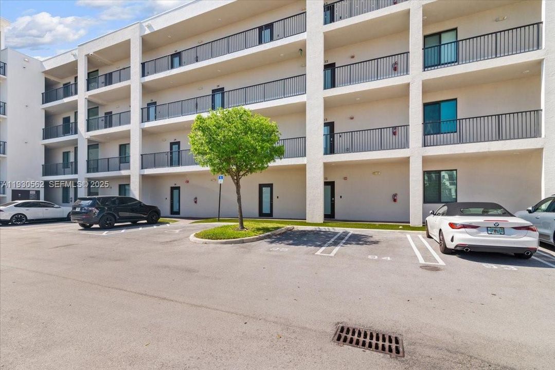 For Sale: $530,000 (2 beds, 2 baths, 1129 Square Feet)