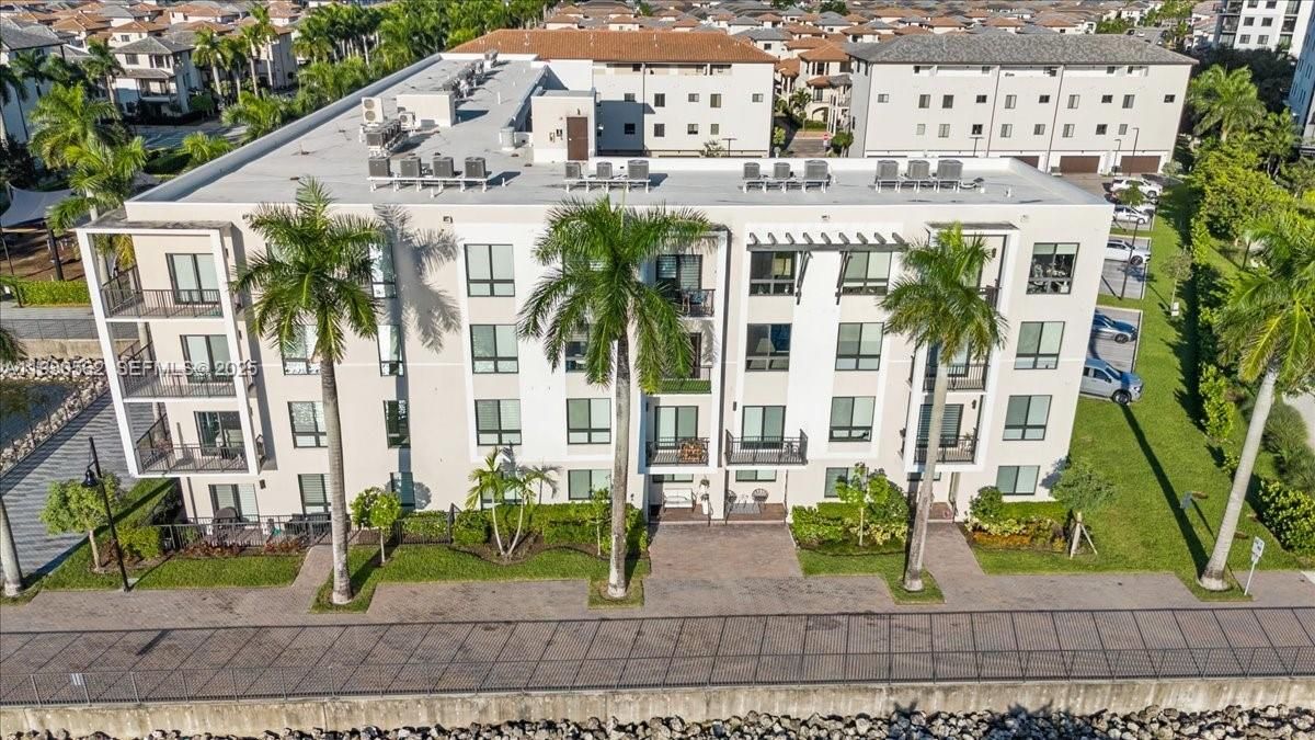 For Sale: $530,000 (2 beds, 2 baths, 1129 Square Feet)