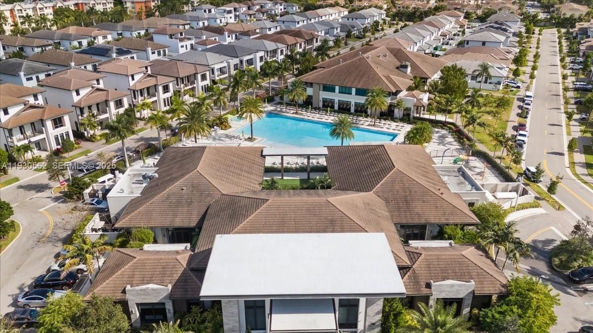 For Sale: $530,000 (2 beds, 2 baths, 1129 Square Feet)