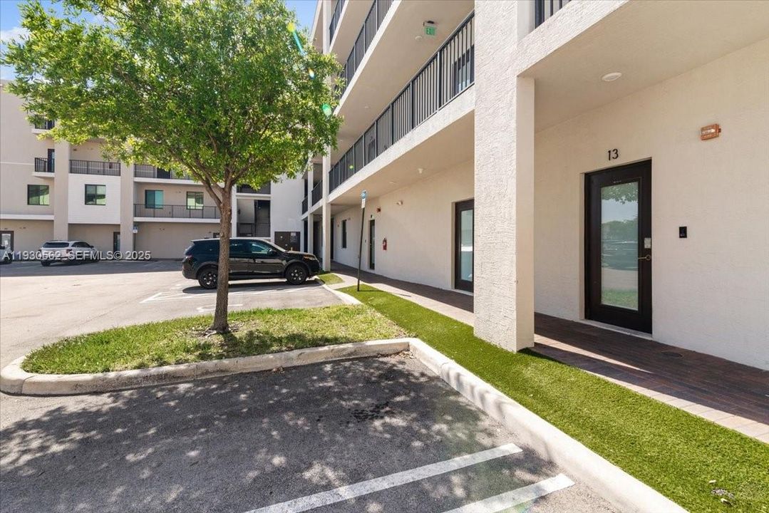 For Sale: $530,000 (2 beds, 2 baths, 1129 Square Feet)