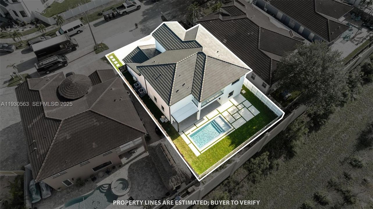 For Sale: $1,600,000 (5 beds, 6 baths, 2878 Square Feet)