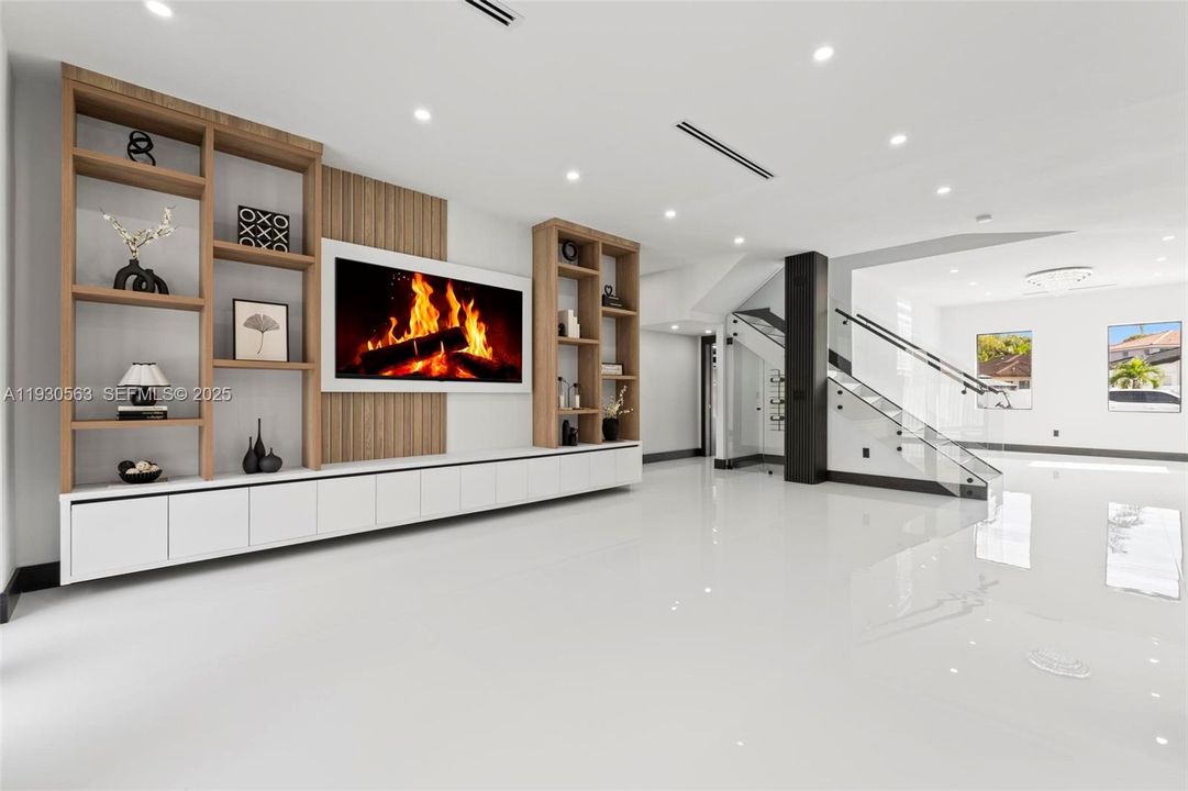 For Sale: $1,600,000 (5 beds, 6 baths, 2878 Square Feet)