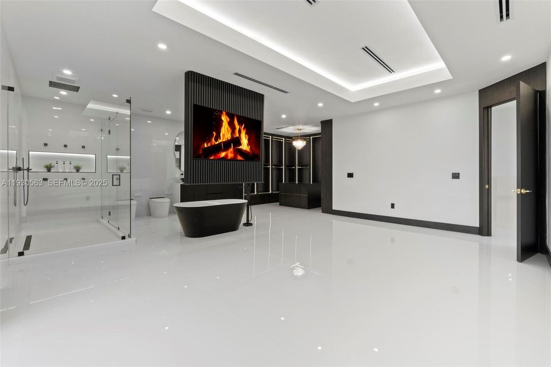 For Sale: $1,600,000 (5 beds, 6 baths, 2878 Square Feet)