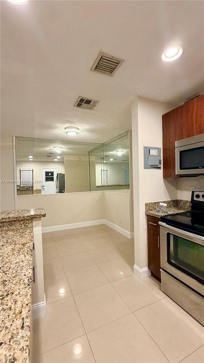For Rent: $2,500 (2 beds, 1 baths, 1554 Square Feet)