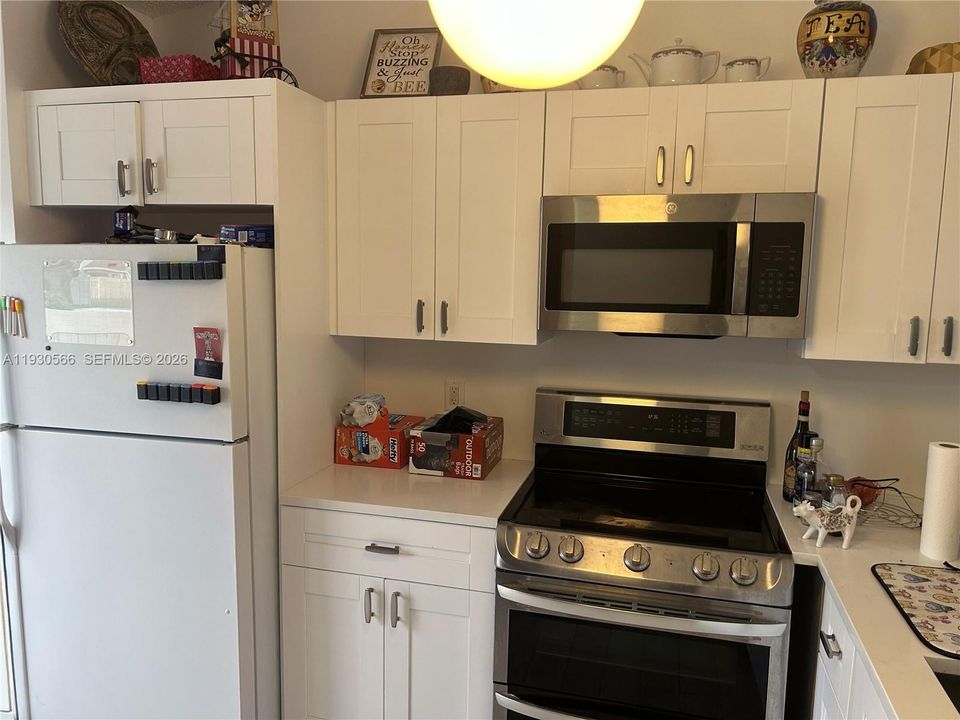 В аренду: $2,100 (2 спален, 2 ванн, 1068 Квадратных фут)