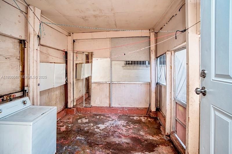 For Rent: $2,700 (3 beds, 1 baths, 3095 Square Feet)