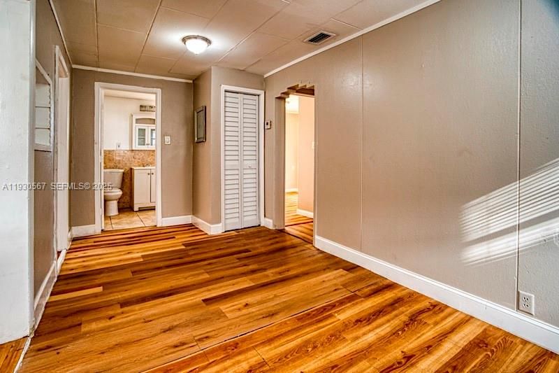 For Rent: $2,700 (3 beds, 1 baths, 3095 Square Feet)