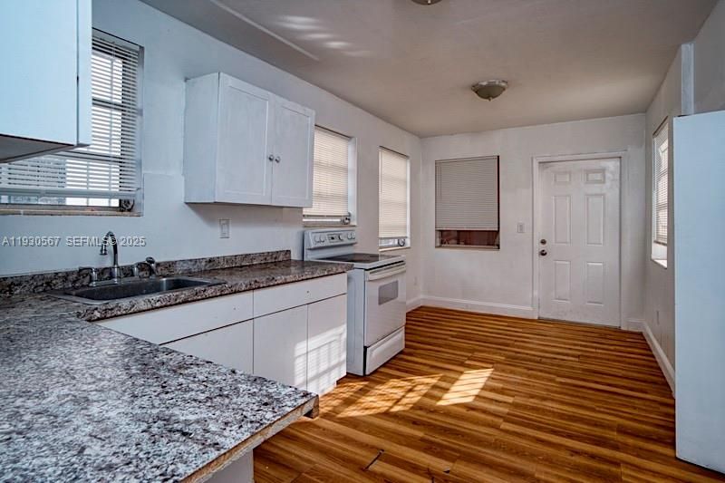 For Rent: $2,700 (3 beds, 1 baths, 3095 Square Feet)