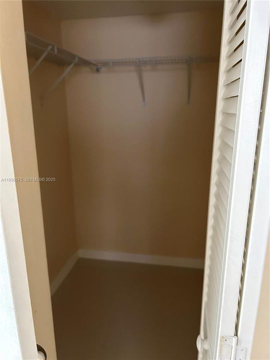 В аренду: $1,900 (2 спален, 2 ванн, 949 Квадратных фут)