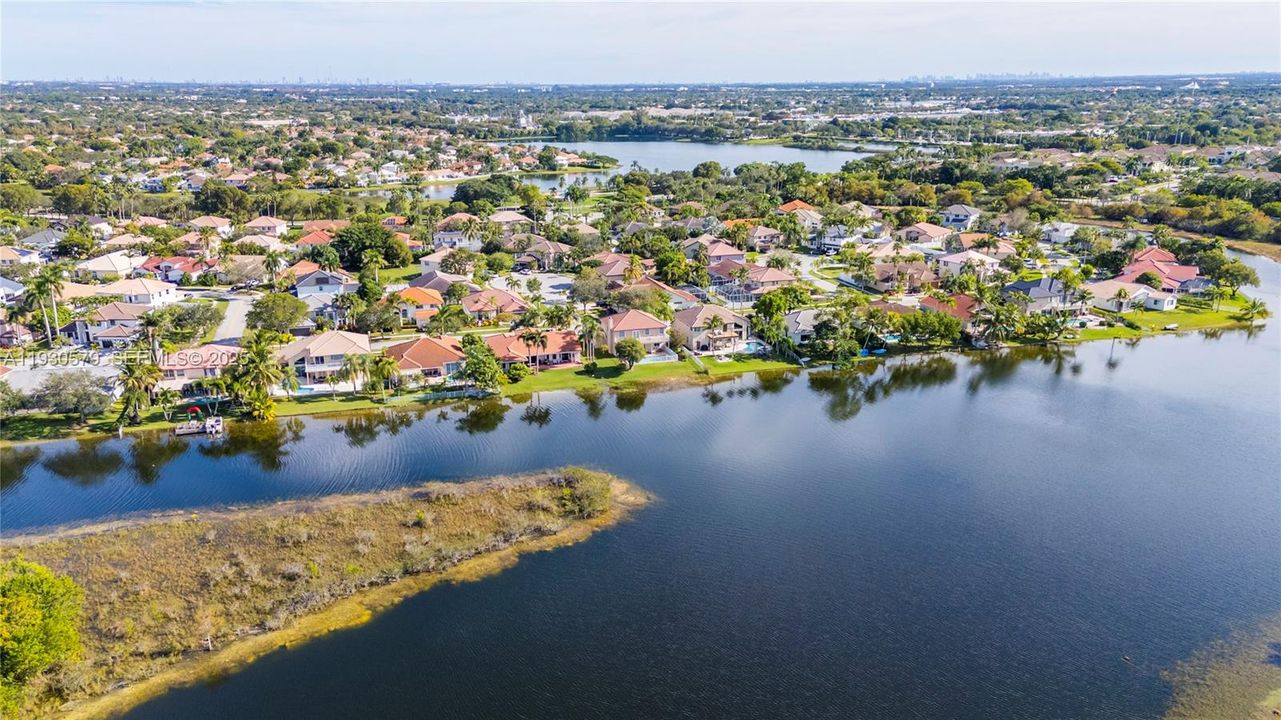 For Sale: $975,000 (4 beds, 3 baths, 2846 Square Feet)