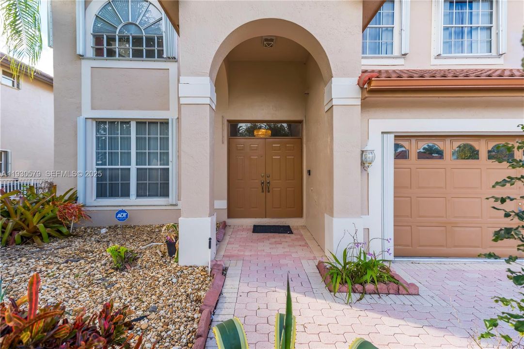 For Sale: $975,000 (4 beds, 3 baths, 2846 Square Feet)