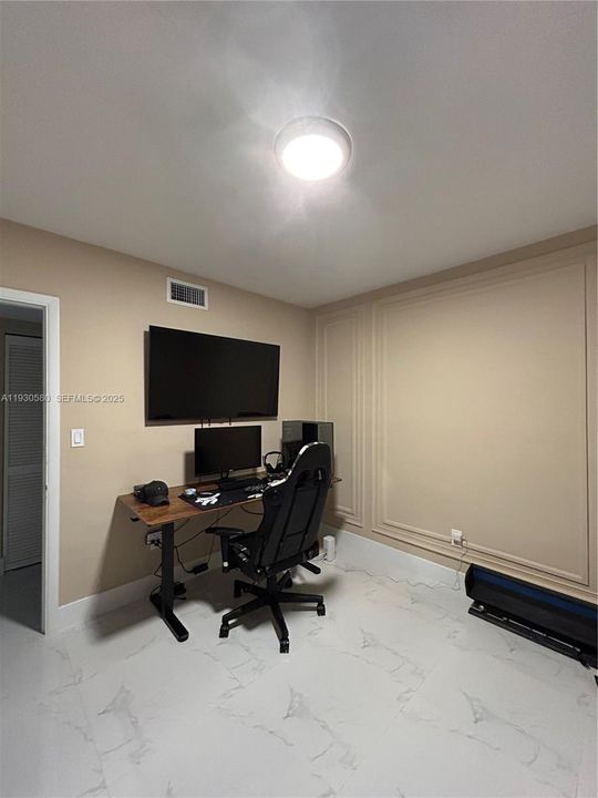 For Sale: $729,000 (3 beds, 1 baths, 1047 Square Feet)