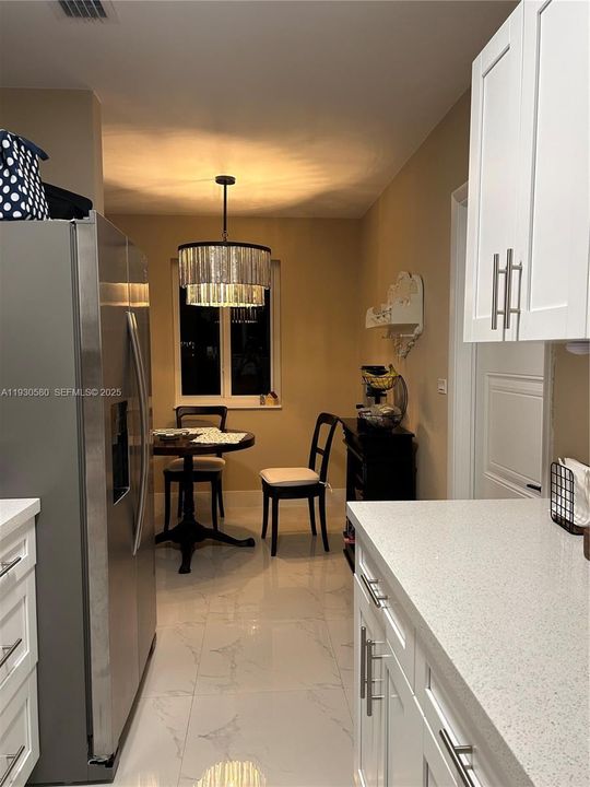 For Sale: $729,000 (3 beds, 1 baths, 1047 Square Feet)