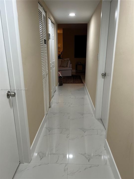 For Sale: $729,000 (3 beds, 1 baths, 1047 Square Feet)