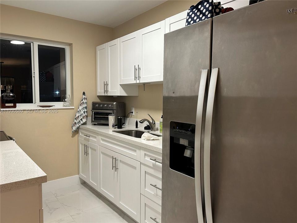 For Sale: $729,000 (3 beds, 1 baths, 1047 Square Feet)