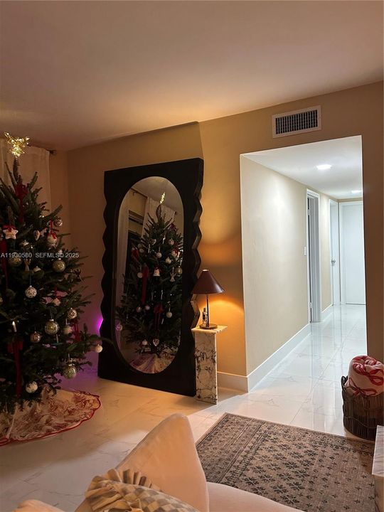 For Sale: $729,000 (3 beds, 1 baths, 1047 Square Feet)