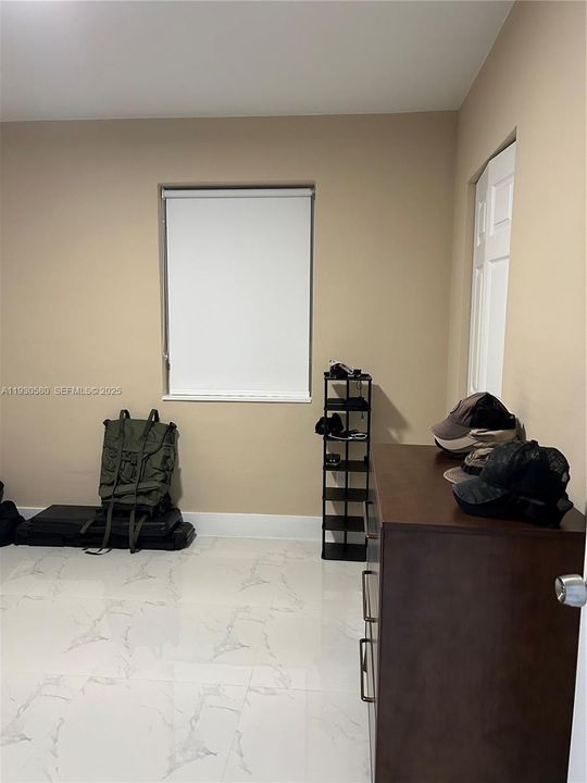 For Sale: $729,000 (3 beds, 1 baths, 1047 Square Feet)