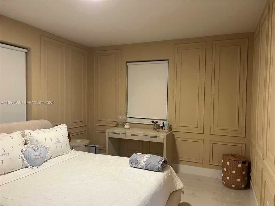 For Sale: $729,000 (3 beds, 1 baths, 1047 Square Feet)