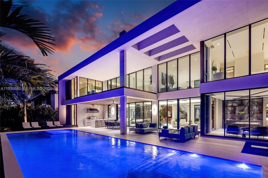 For Sale: $12,950,000 (7 beds, 7 baths, 7050 Square Feet)