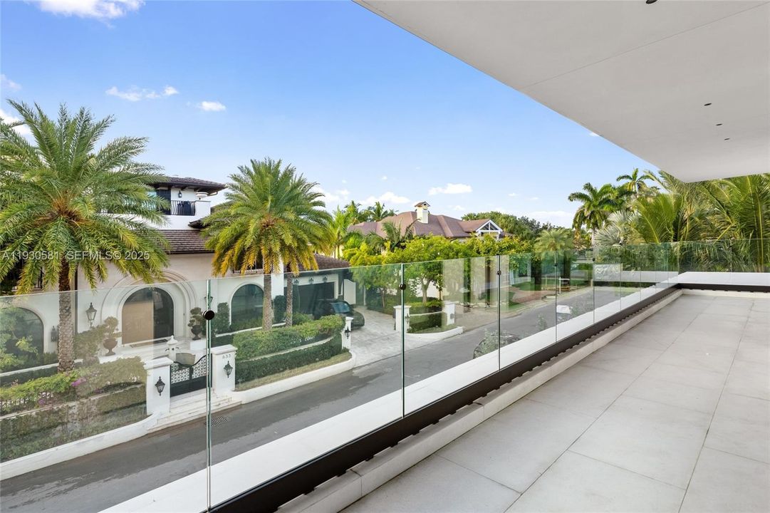 For Sale: $12,950,000 (7 beds, 7 baths, 7050 Square Feet)