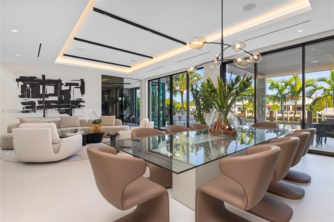 For Sale: $12,950,000 (7 beds, 7 baths, 7050 Square Feet)