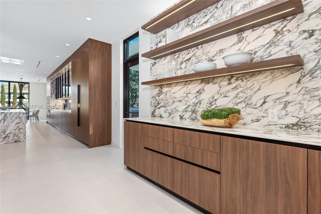 For Sale: $12,950,000 (7 beds, 7 baths, 7050 Square Feet)