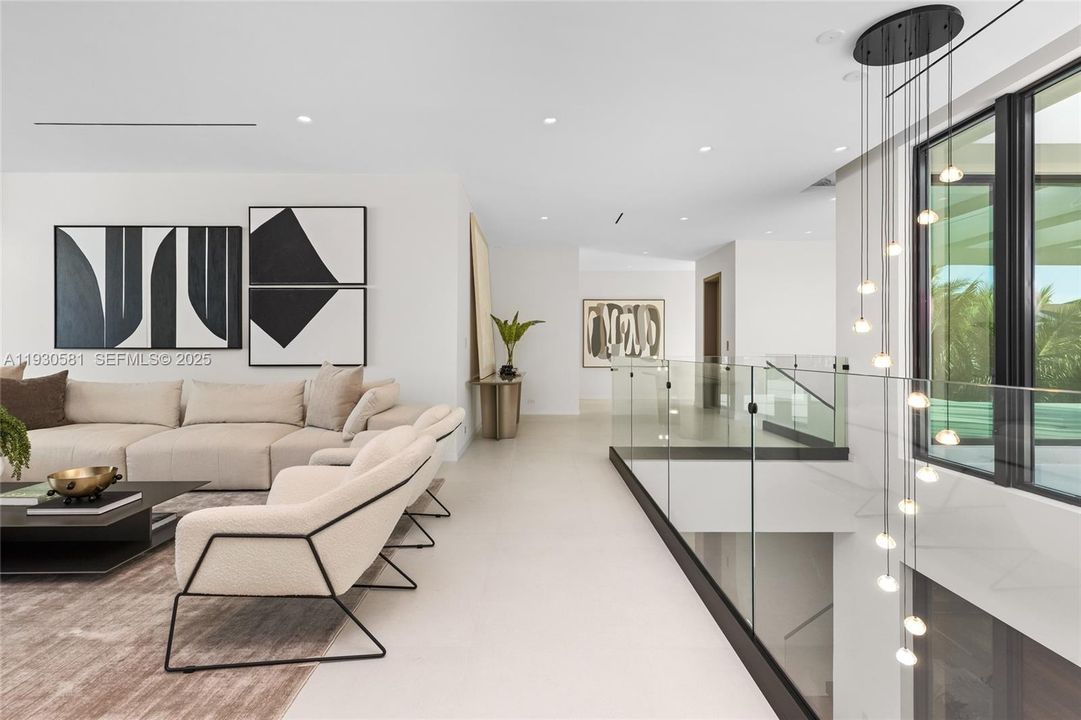 For Sale: $12,950,000 (7 beds, 7 baths, 7050 Square Feet)