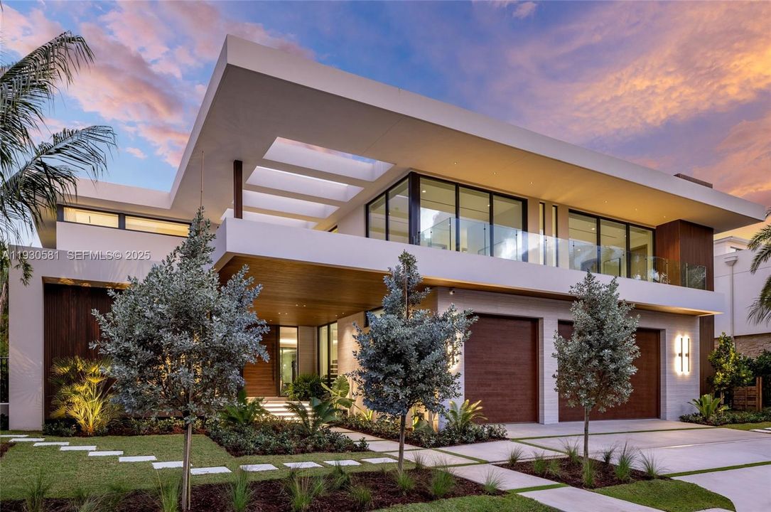 For Sale: $12,950,000 (7 beds, 7 baths, 7050 Square Feet)