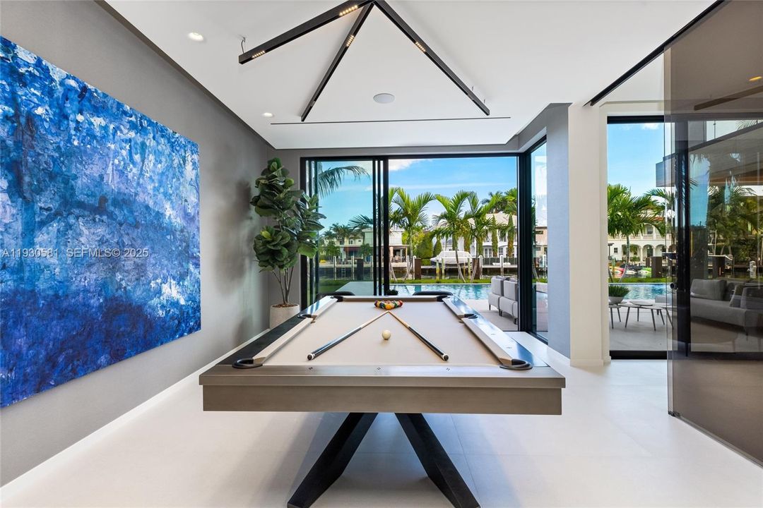 For Sale: $12,950,000 (7 beds, 7 baths, 7050 Square Feet)