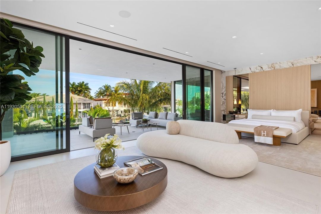 For Sale: $12,950,000 (7 beds, 7 baths, 7050 Square Feet)