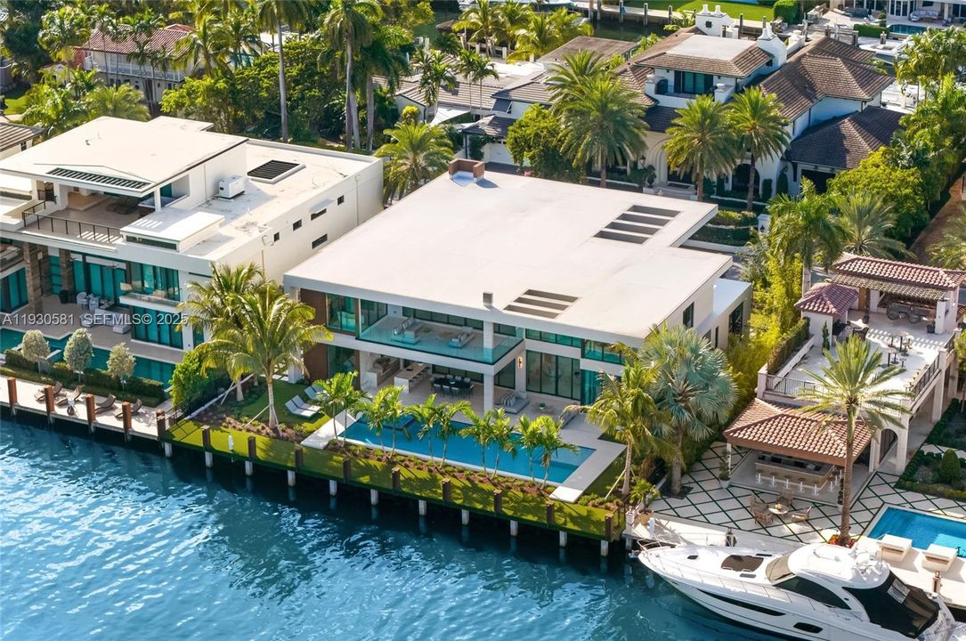 For Sale: $12,950,000 (7 beds, 7 baths, 7050 Square Feet)